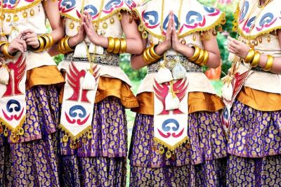 Indonesian National Costume: Hands Adorned with Gold Bracelets in Bright Colors – Free to Download