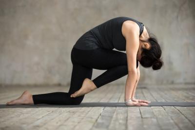 Young Woman Performing Knee to Forehead Curl Exercise – Free Stock Photo, Download Free