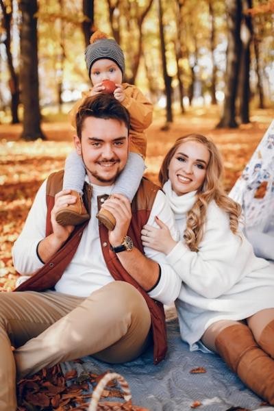 Beautiful and Stylish Family in a Park – Free Download, Free Stock Photo