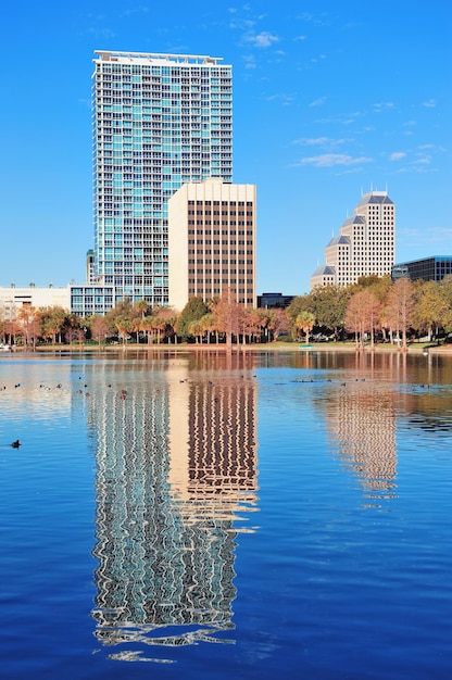 Morning at Orlando Lake Eola with Urban Skyscrapers and Clear Blue Sky – Free Stock Photo Download