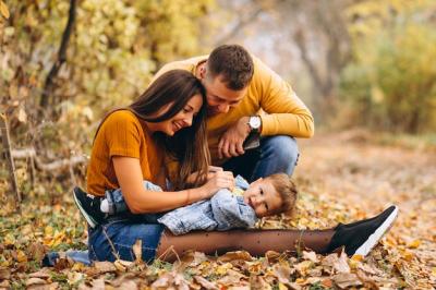 Captivating Autumn Moments of a Family with Their Little Son – Free Download
