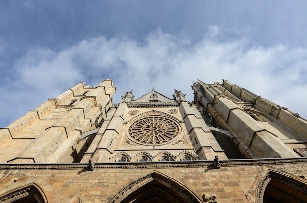 Historic Catedral de Leon in Spain Under Cloudy Sky – Free Stock Photo Download