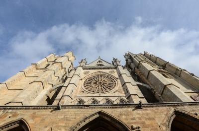 Historic Catedral de Leon in Spain Under Cloudy Sky – Free Stock Photo Download