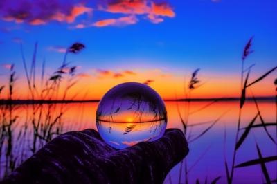 Crystal Ball Reflecting a Breathtaking Sunset – Free Stock Photo for Download