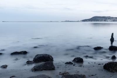 Long Exposure Shot of Stones on the Shore Near Portland, Weymouth, Dorset, UK – Free Download