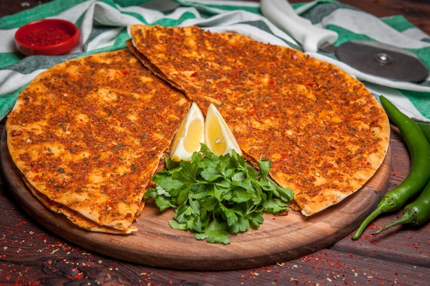 Lahmacun with Lemon, Parsley, and Green Pepper | Free Stock Photo for Download