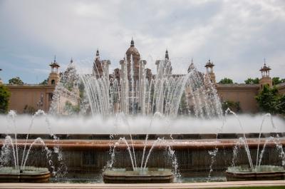 Travel to Stunning Landscapes with Palace Fountains – Free to Download