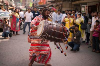 Traditional Dhole Beater in Cultural Outfit at Gawalmandi Food Street – Free Stock Photo, Download Free Stock Photo