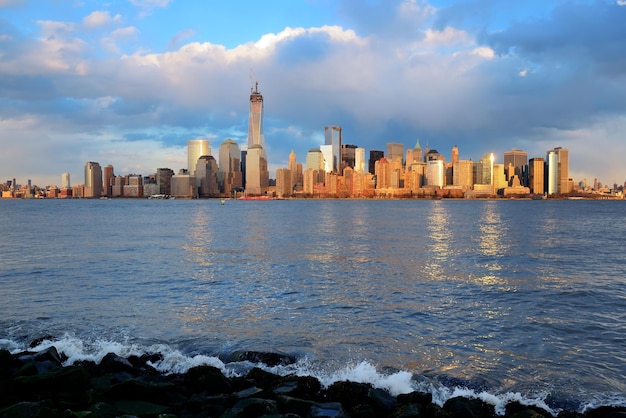 Stunning Downtown Manhattan Skyline – Free Download