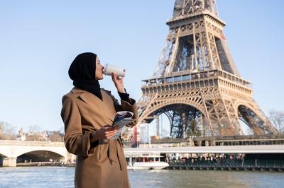 Muslim Woman Traveling in Paris – Free Stock Photo for Download