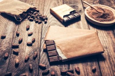 Dark Chocolate Bars and Cocoa Beans on Wooden Background – Free Stock Photo for Download