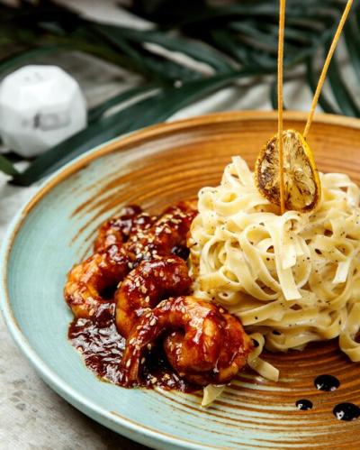 Shrimp in Teriyaki Sauce Served with Fettuccini – Free Stock Photo Download