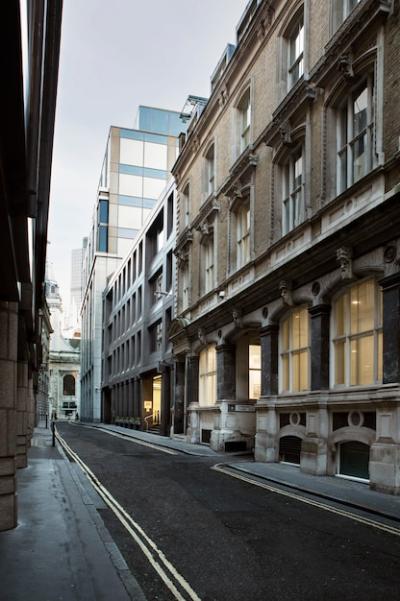 Beautiful London Streets Cityscape – Free to Download