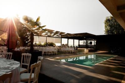 Stunning Wedding Venue Featuring a Swimming Pool – Free Stock Photo, Download for Free