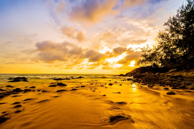 Stunning Sunset on the Beach – Free to Download