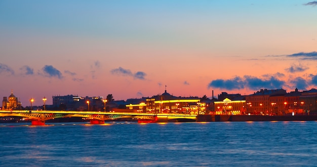 St. Petersburg Sunset: Stunning Views for Free Download