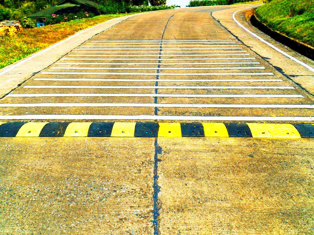 What are rumble strips and how they reduce road accidents