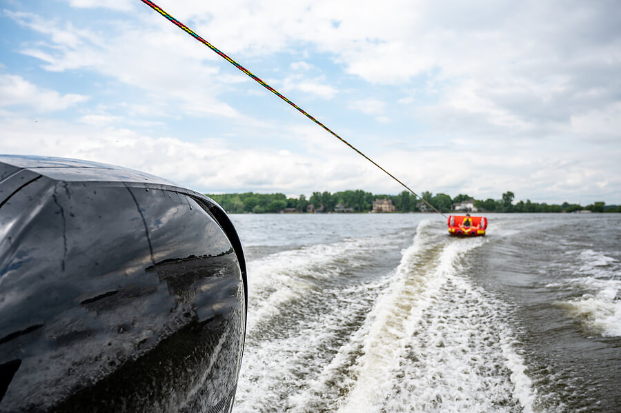 How to Pull a Tube Behind a Boat  5 Tips for Towing Safely  Ed 