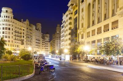 Night View of Placa del Ajuntament in Valencia – Free Download