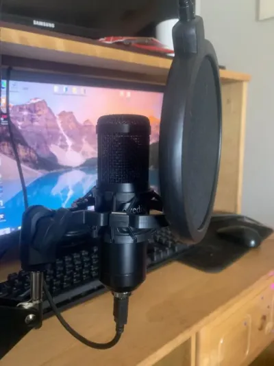 How to Do Voice Overs on Fiverr: A Complete Guide