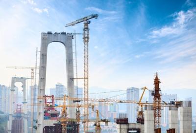 Construction of Tall Concrete Pylon of Bridge using Tower Crane – Free Download