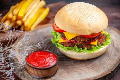 Meat Burger with Cheese, Tomatoes, and Salad – Free Stock Photo for Download