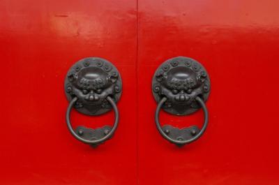 Old Chinese Styled Metallic Doorknobs with Lion Guardians – Free Stock Photo for Download