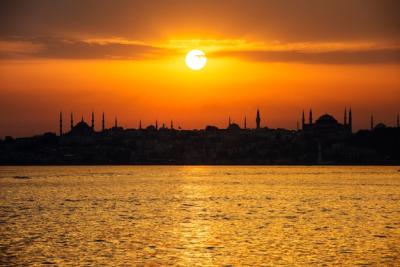 Scenic Sunrise Over the Ocean in Istanbul, Turkey – Free Stock Photo, Download for Free