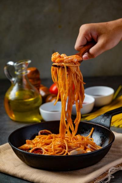 Delicious Spaghetti Seafood with Tomato Sauce – Free Download