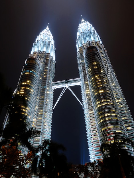 Petronas Towers in Kuala Lumpur Illuminated at Night – Free Stock Photo for Download