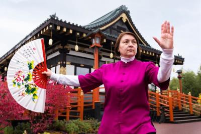 Woman Practicing Tai Chi Outdoors â Free Stock Photo for Download