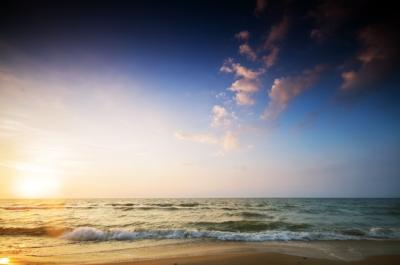 Stunning Beach at Sunset – Free Download