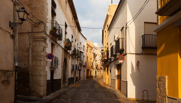 Narrow Street in Sagunto, Spain – Free Download