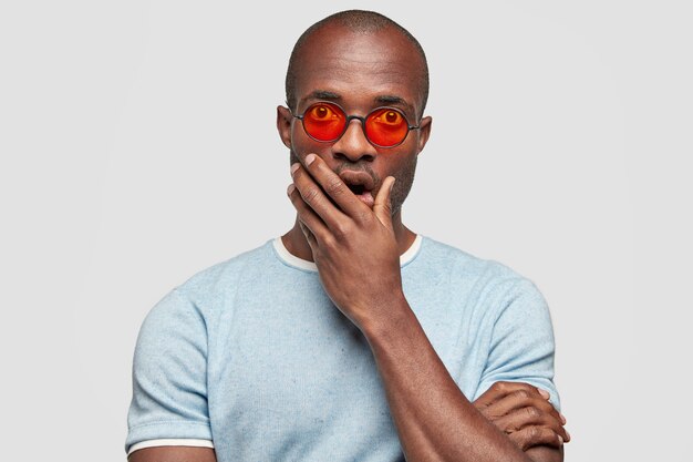 Stylish Dark Skinned Guy in Red Sunglasses – Free Download