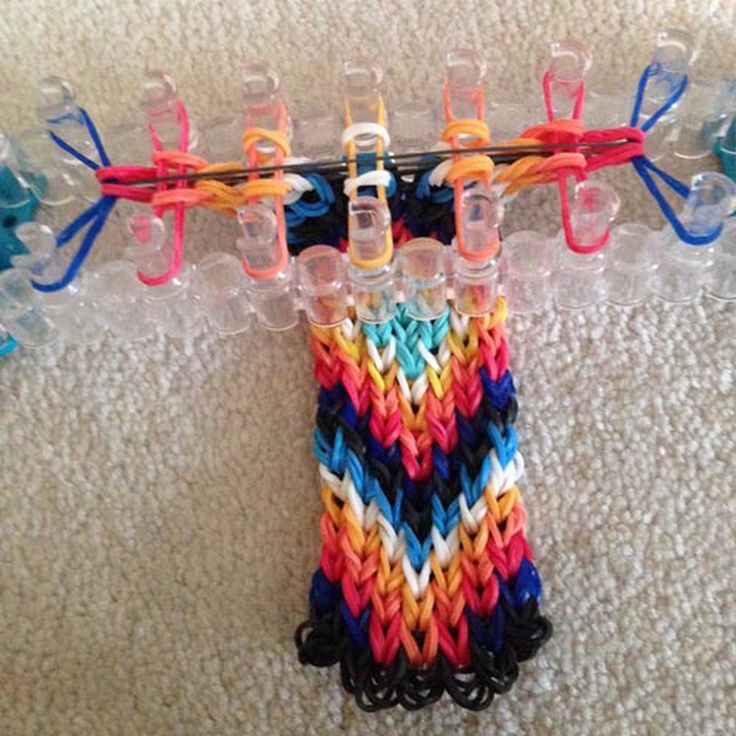 How to Make a VSCO Rainbow Loom Bracelet