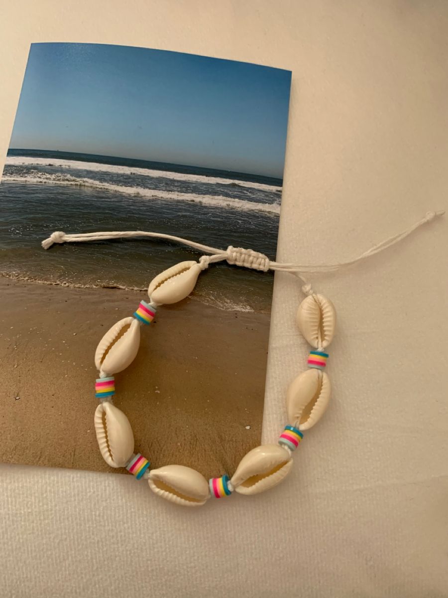 How to Make a VSCO Seashell Necklace