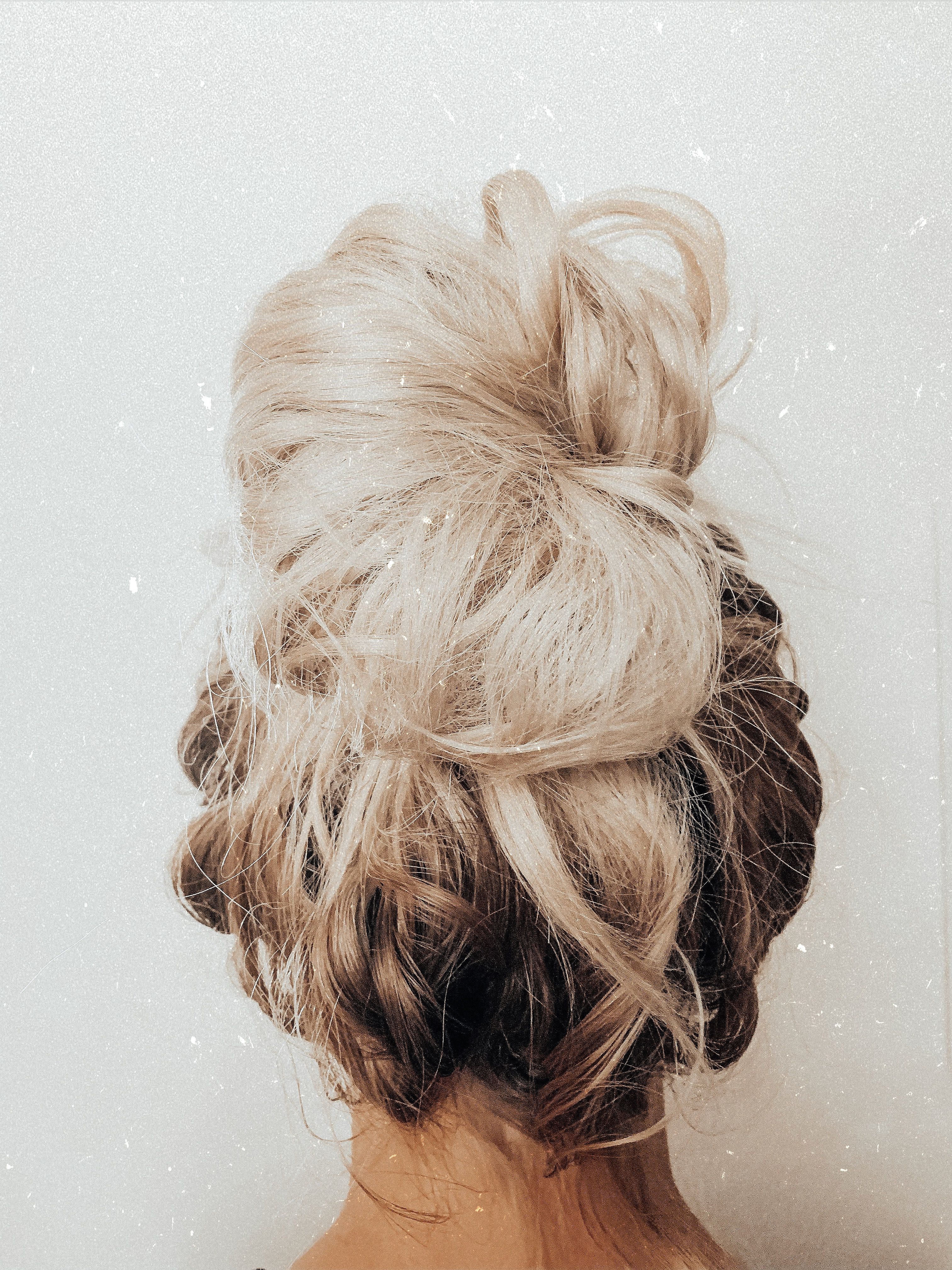 How to Make a VSCO Girl Messy Bun