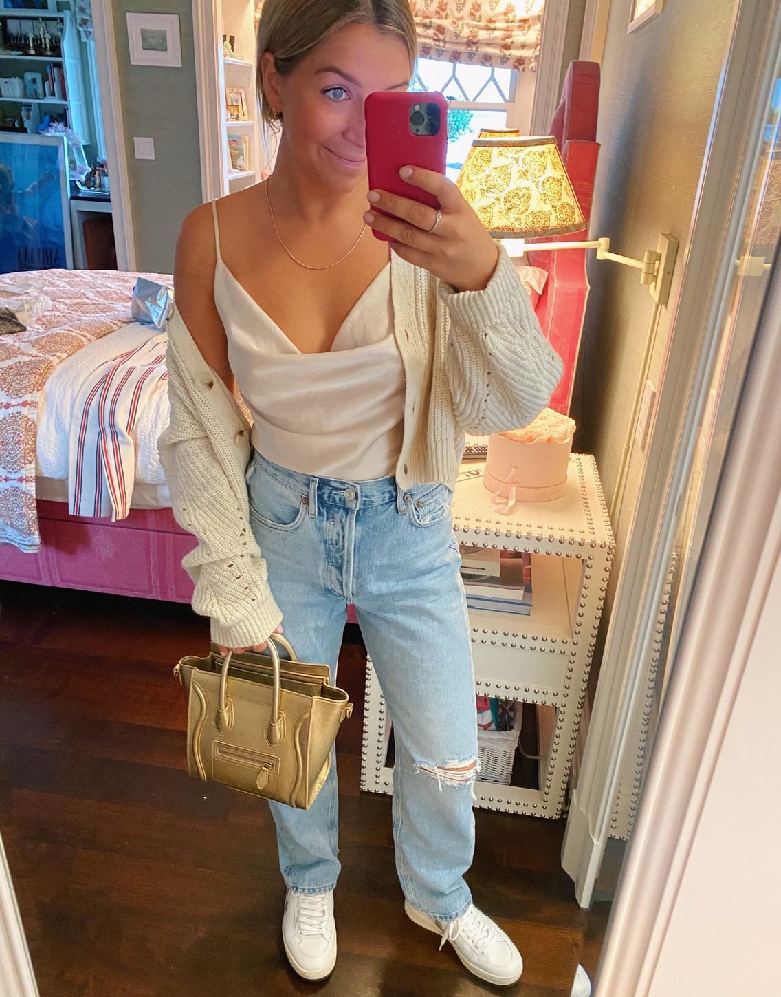 How to Dress Like a VSCO Girl with Jeans