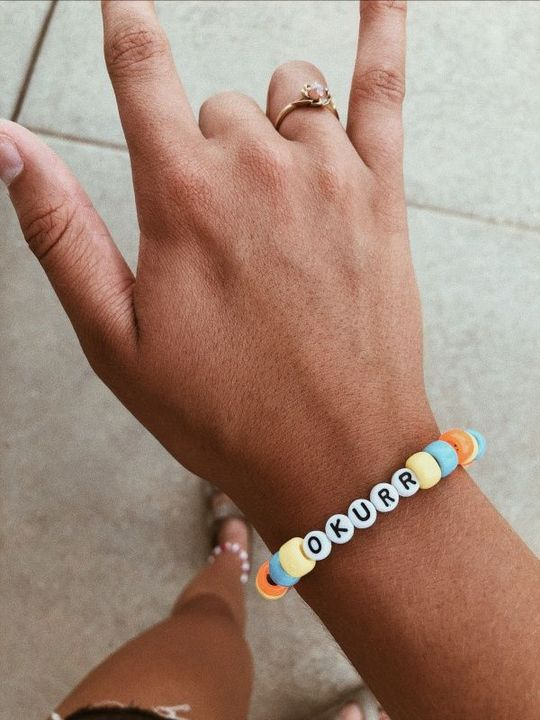 How to Make a VSCO Bracelet with 3 Strings