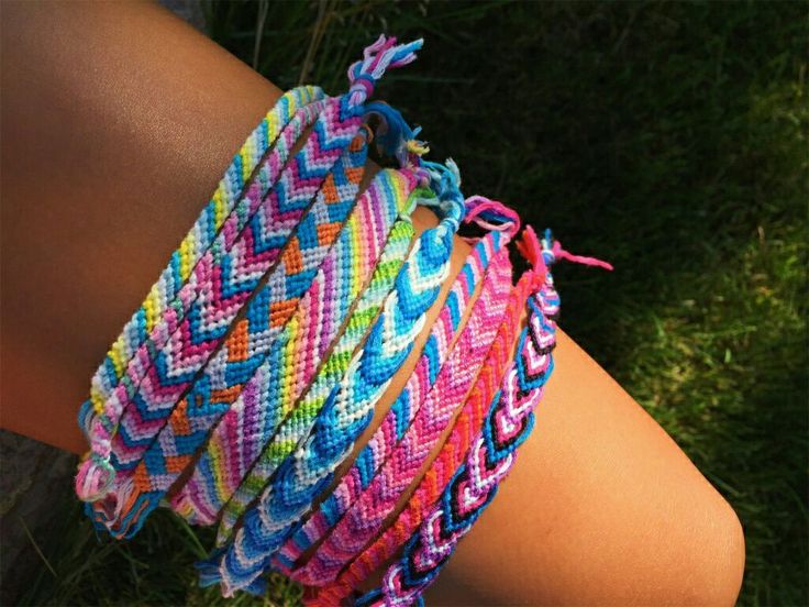 How to Make a VSCO Girl Bracelet with Rubber Bands