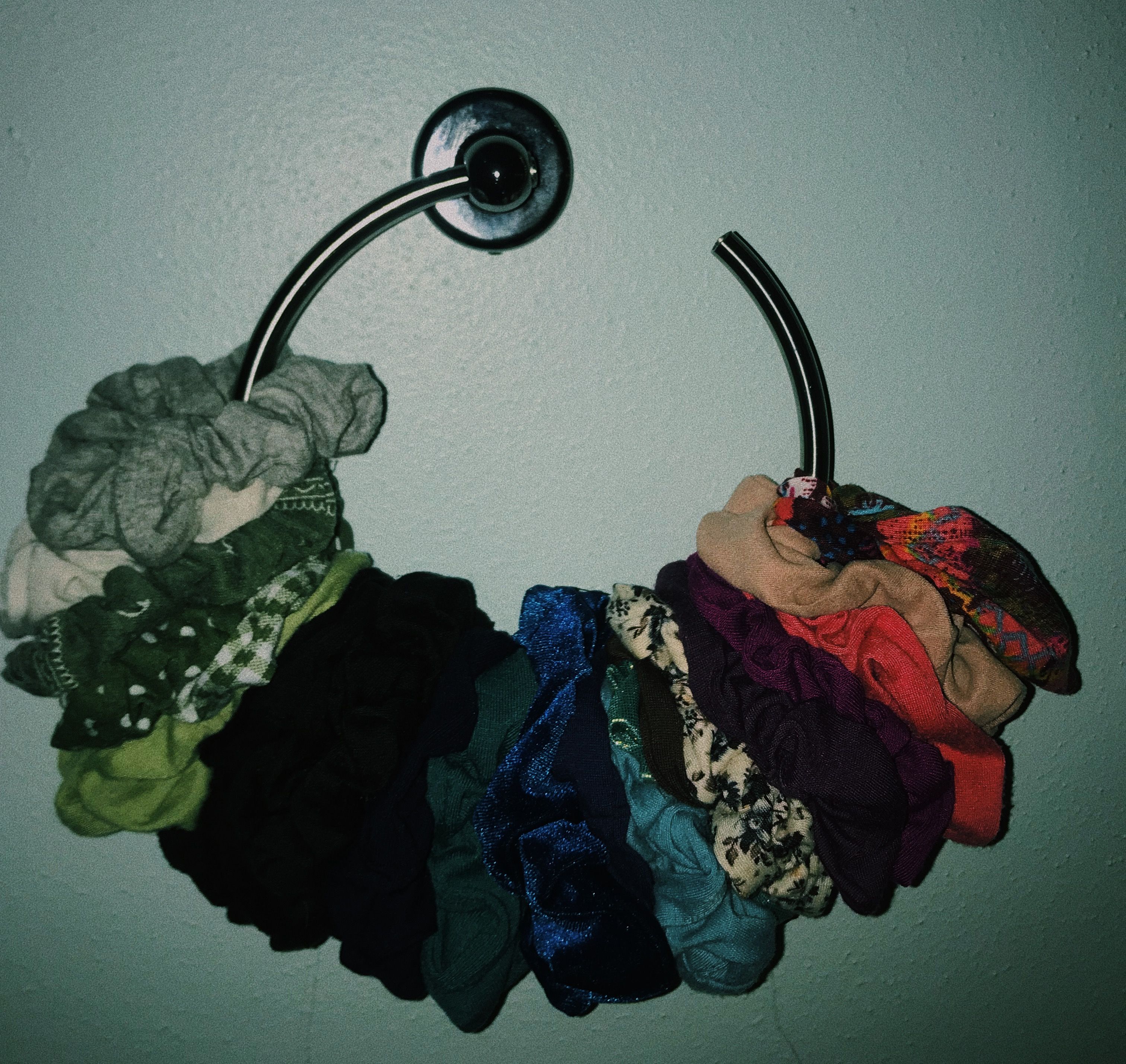 How to Make a VSCO Scrunchie Holder