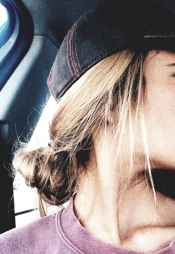 strangertumblr  Vsco inspire hat bun low cute hair style 