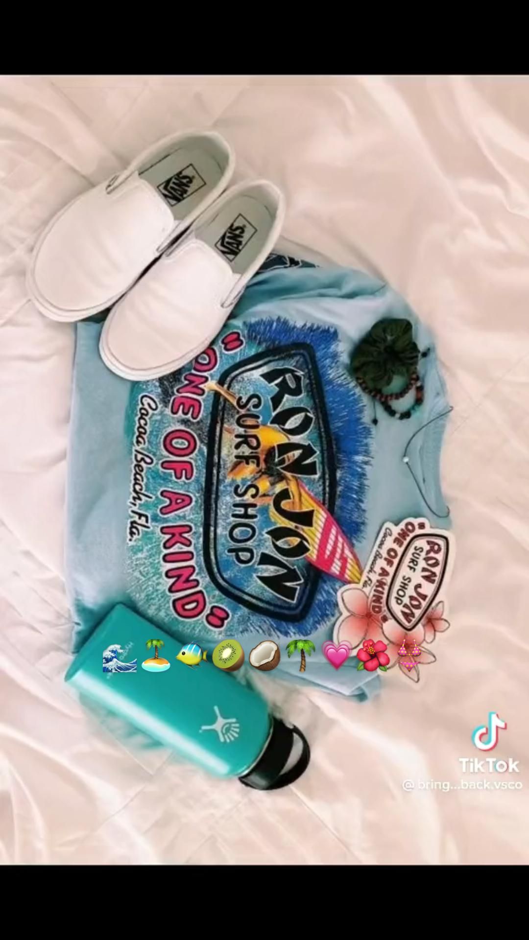 How to Be a VSCO Girl Checklist for Budget-Friendly Fashion