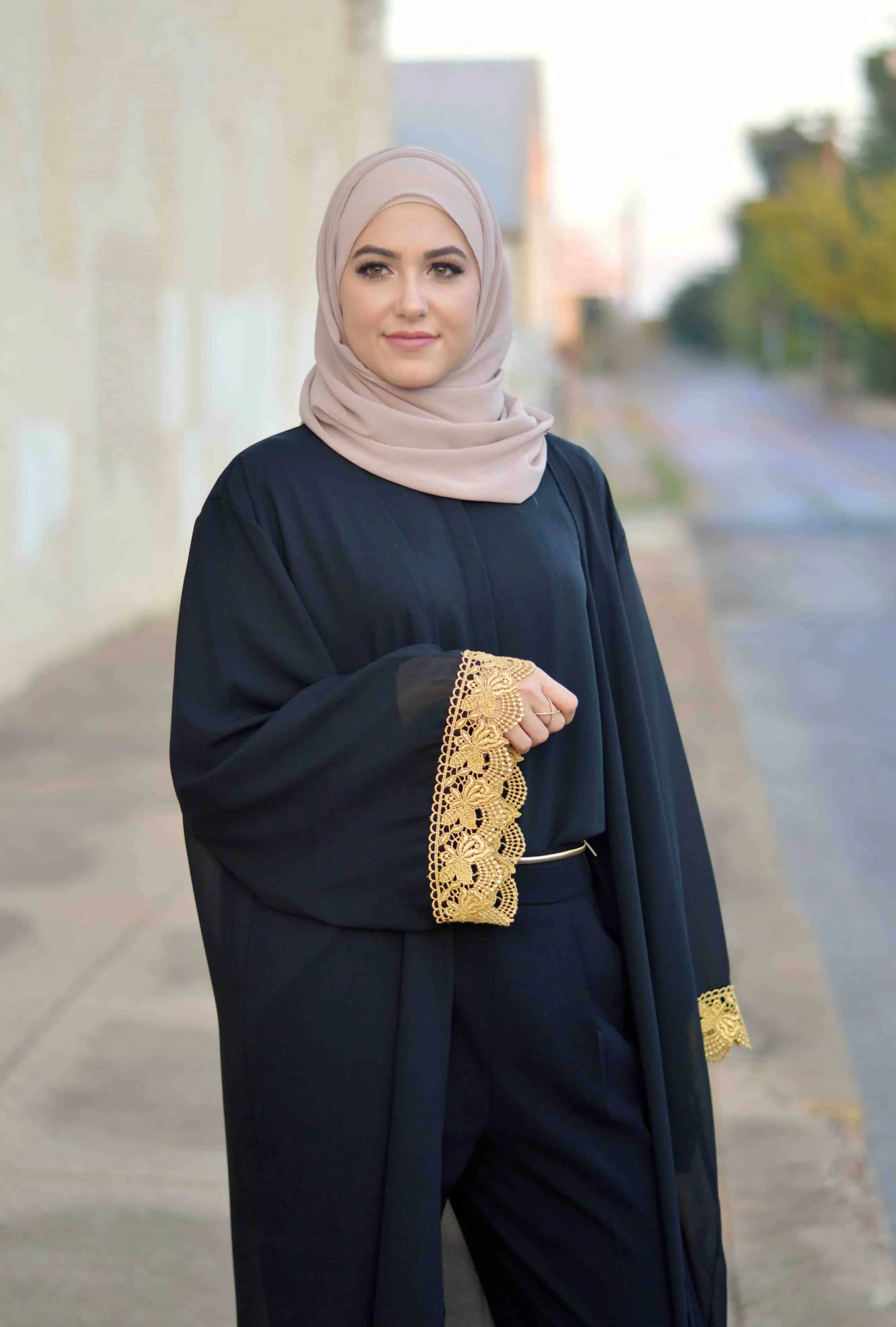 How to Style an Abaya Scarf for Everyday Wear