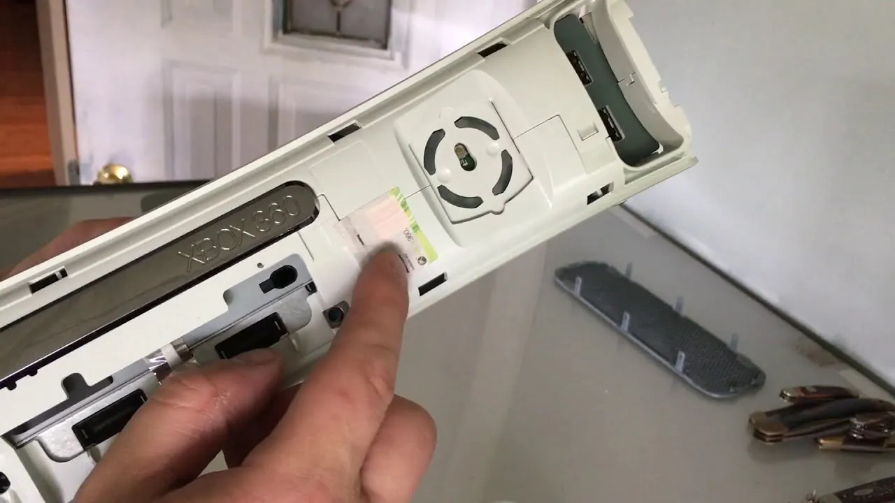 Cleaning an Xbox 360  YouTube