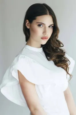 Easy and Effective Method to Curl Hair with Foam Rollers