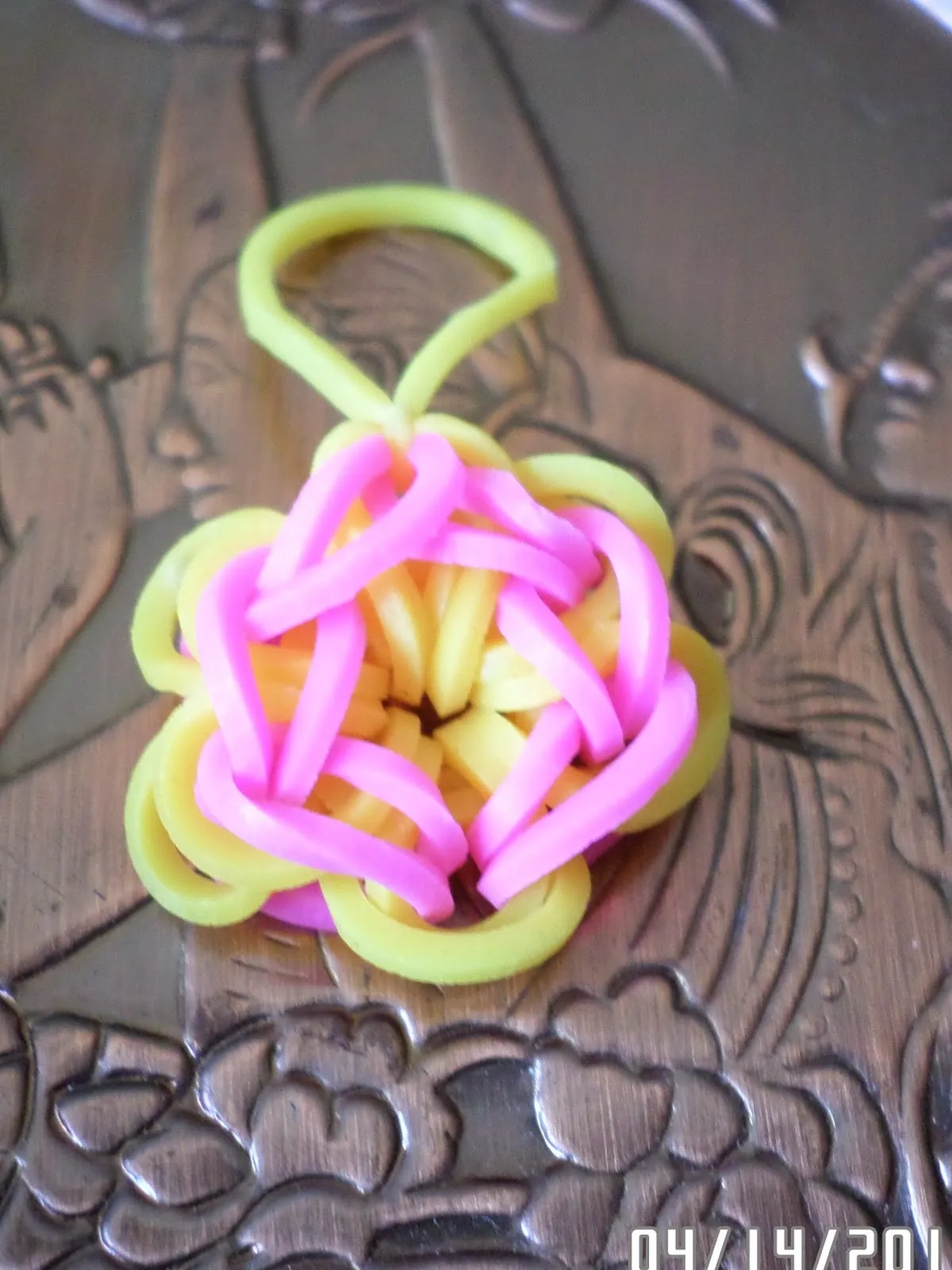 Creating a Beautiful Loom Band Flower Craft