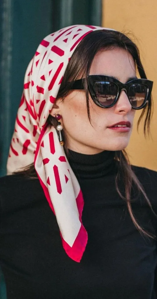 39 Trendy ways to wear a head scarf  Beige and Red Head Scarf