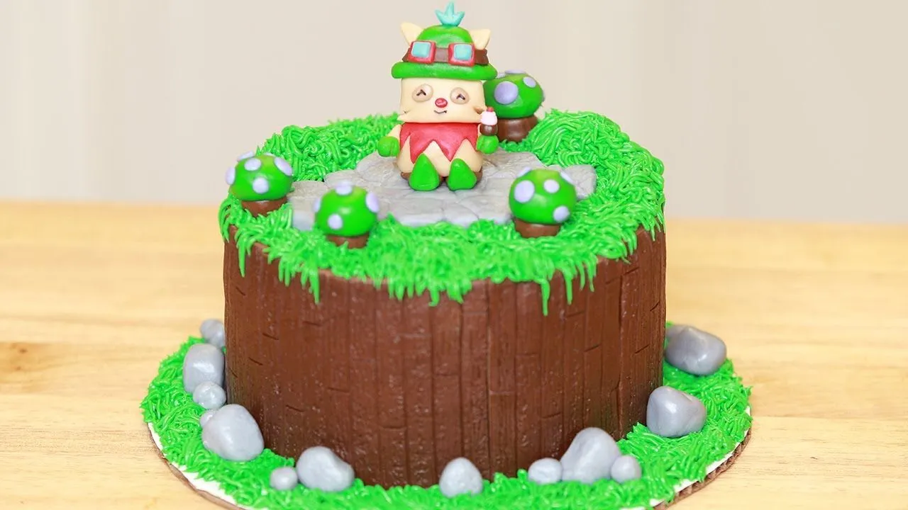 Teemo League of Legends Cake  Nerdy nummies League of legends Cute cakes