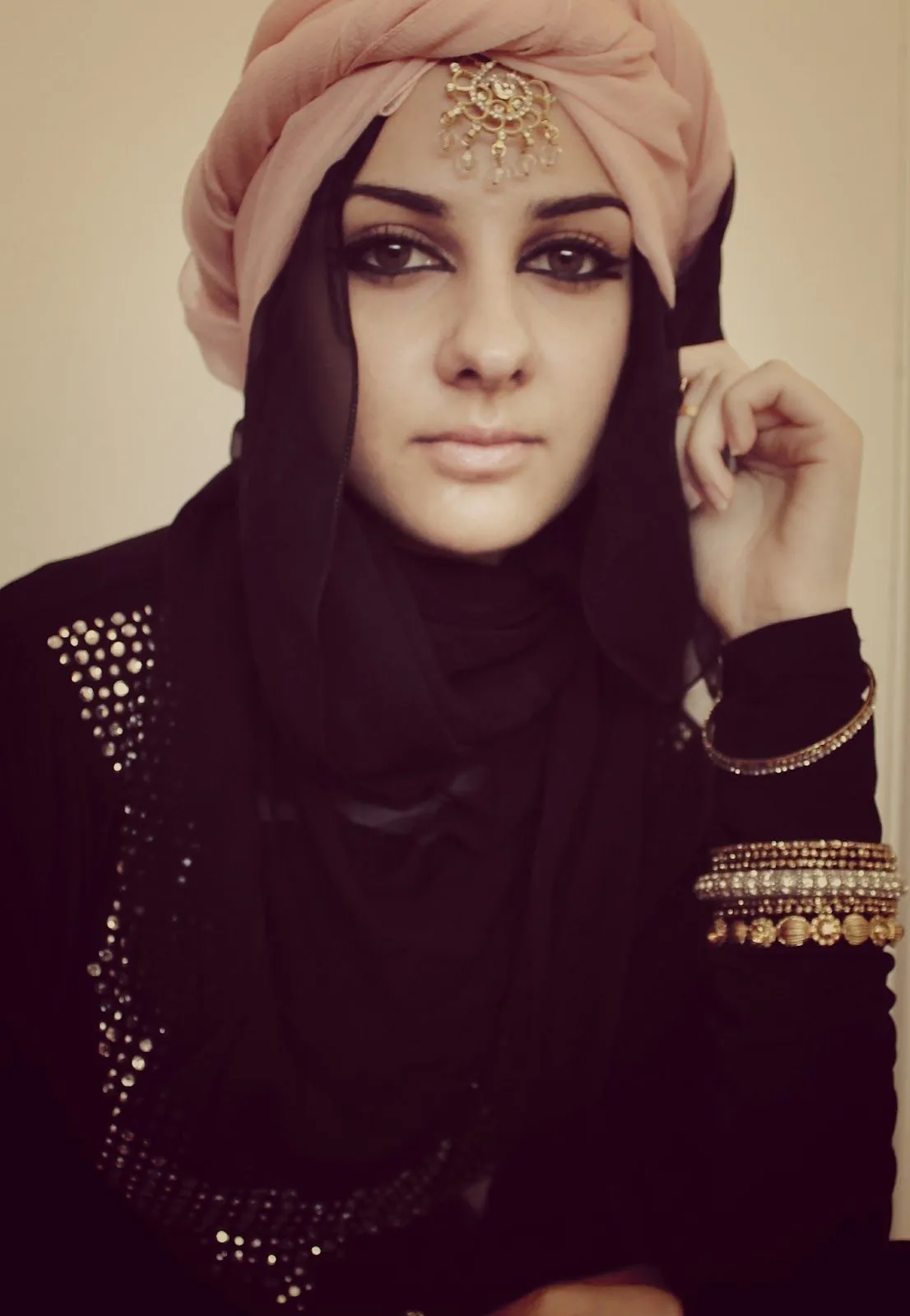 How to Wear Hijab in Arabian Style on Dailymotion Traditional Looks